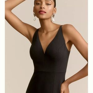 Anthropologie BHLDN Stella
Sleeveless V-Neck
Stretch Crepe Maxi